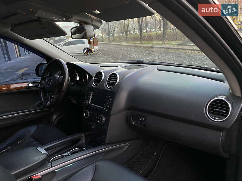 Внедорожник / Кроссовер Mercedes-Benz M-Class 2008 в Сваляве