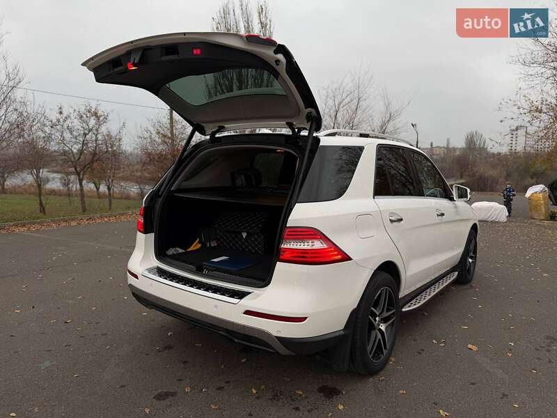 Позашляховик / Кросовер Mercedes-Benz M-Class 2013 в Кривому Розі