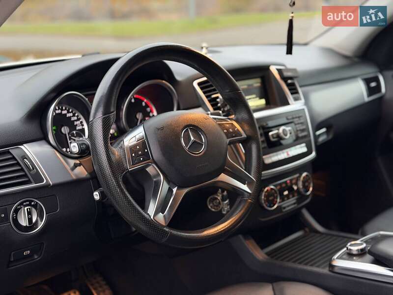 Позашляховик / Кросовер Mercedes-Benz M-Class 2013 в Кривому Розі