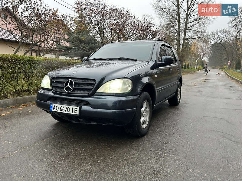 Mercedes-Benz M-Class 2000