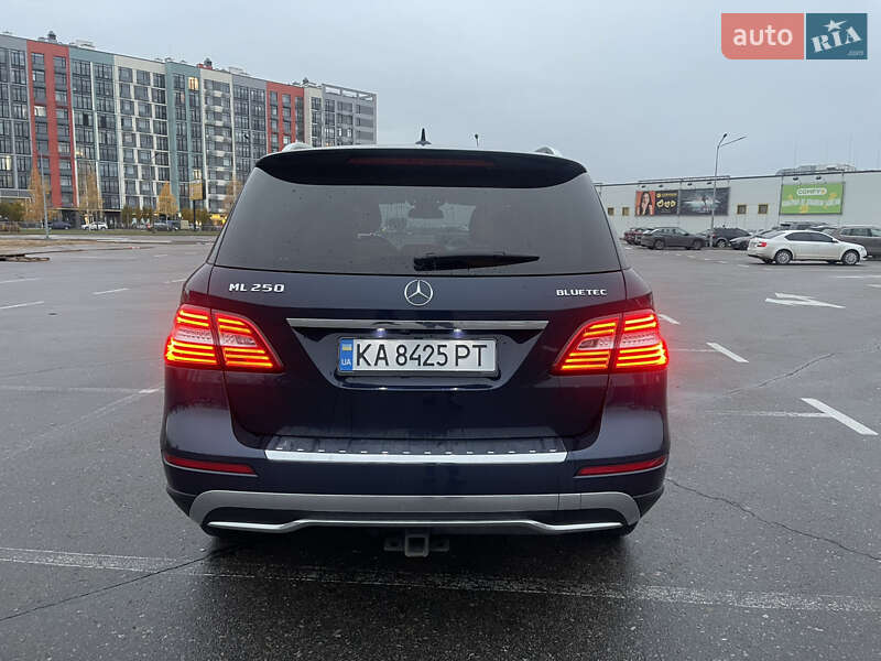 Внедорожник / Кроссовер Mercedes-Benz M-Class 2015 в Киеве