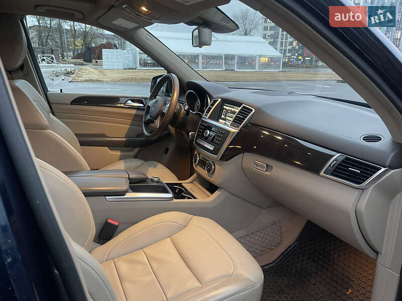 Внедорожник / Кроссовер Mercedes-Benz M-Class 2015 в Киеве