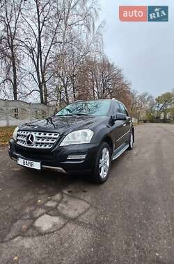 Внедорожник / Кроссовер Mercedes-Benz M-Class 2010 в Соленом