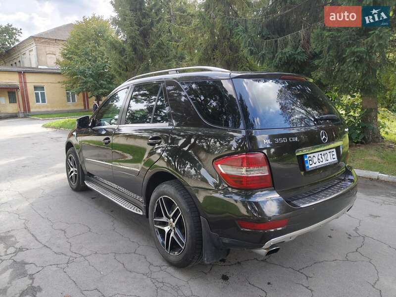 Позашляховик / Кросовер Mercedes-Benz M-Class 2011 в Острозі фото 8 Позашляховик / Кросовер Mercedes-Benz M-Class 2011 в Острозі
