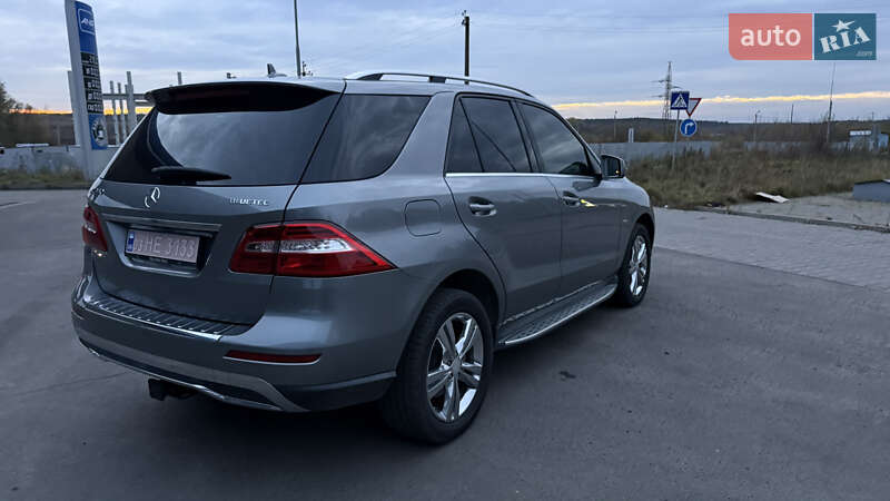 Позашляховик / Кросовер Mercedes-Benz M-Class 2012 в Шепетівці