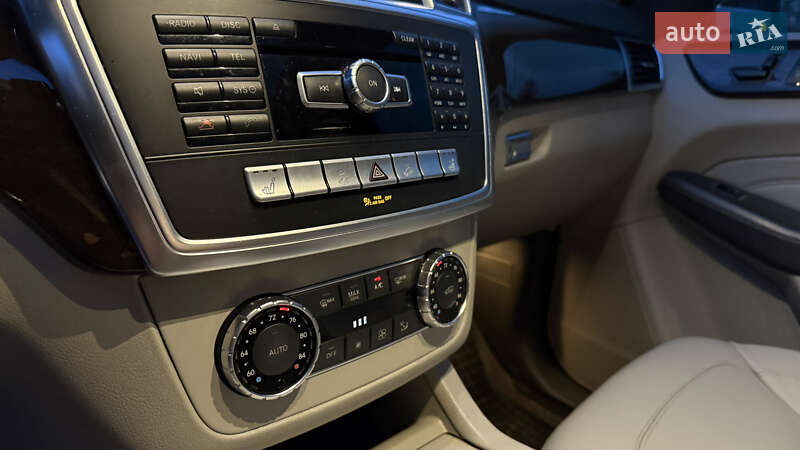 Позашляховик / Кросовер Mercedes-Benz M-Class 2012 в Шепетівці