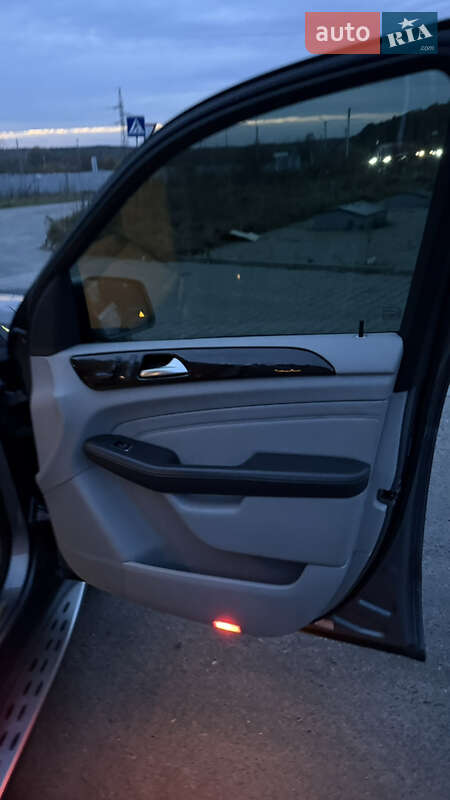 Позашляховик / Кросовер Mercedes-Benz M-Class 2012 в Шепетівці
