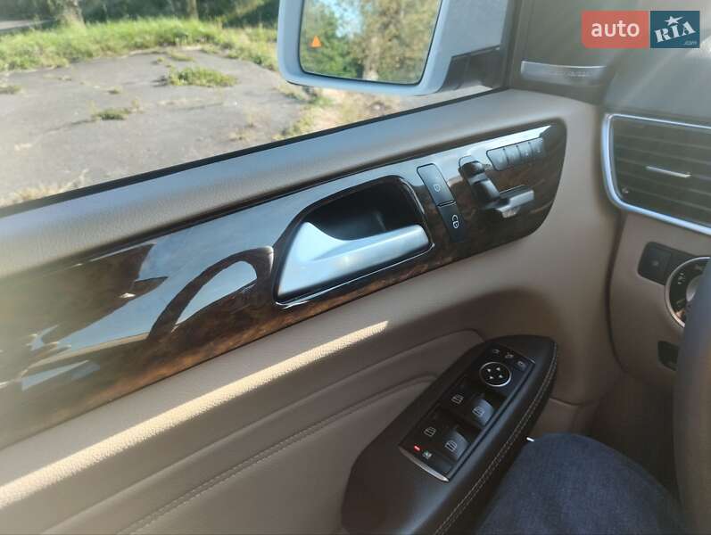 Позашляховик / Кросовер Mercedes-Benz M-Class 2013 в Івано-Франківську