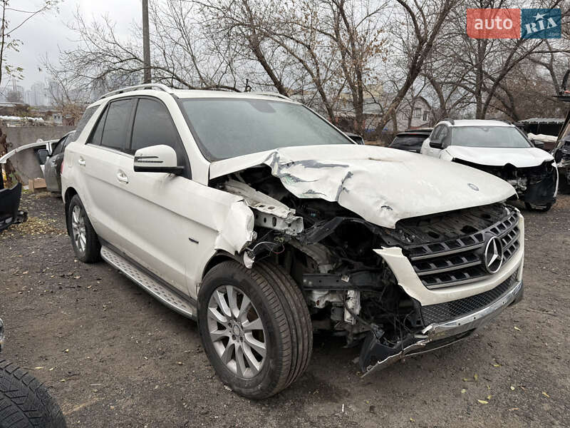 Позашляховик / Кросовер Mercedes-Benz M-Class 2012 в Києві фото 6 Позашляховик / Кросовер Mercedes-Benz M-Class 2012 в Києві