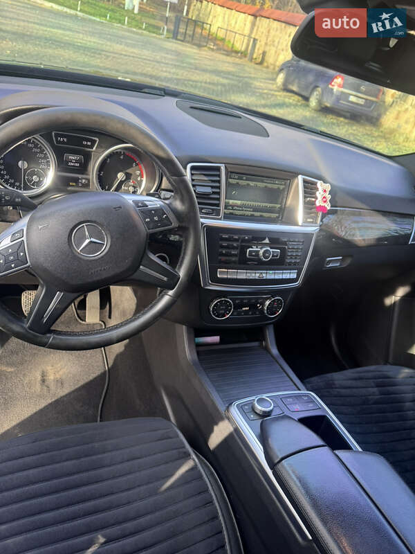 Позашляховик / Кросовер Mercedes-Benz M-Class 2013 в Чернівцях фото 13 Позашляховик / Кросовер Mercedes-Benz M-Class 2013 в Чернівцях