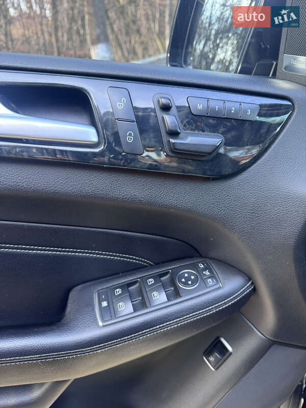 Позашляховик / Кросовер Mercedes-Benz M-Class 2013 в Чернівцях фото 10 Позашляховик / Кросовер Mercedes-Benz M-Class 2013 в Чернівцях