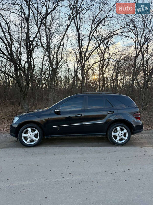 Внедорожник / Кроссовер Mercedes-Benz M-Class 2006 в Новомосковске фото 2 Внедорожник / Кроссовер Mercedes-Benz M-Class 2006 в Новомосковске