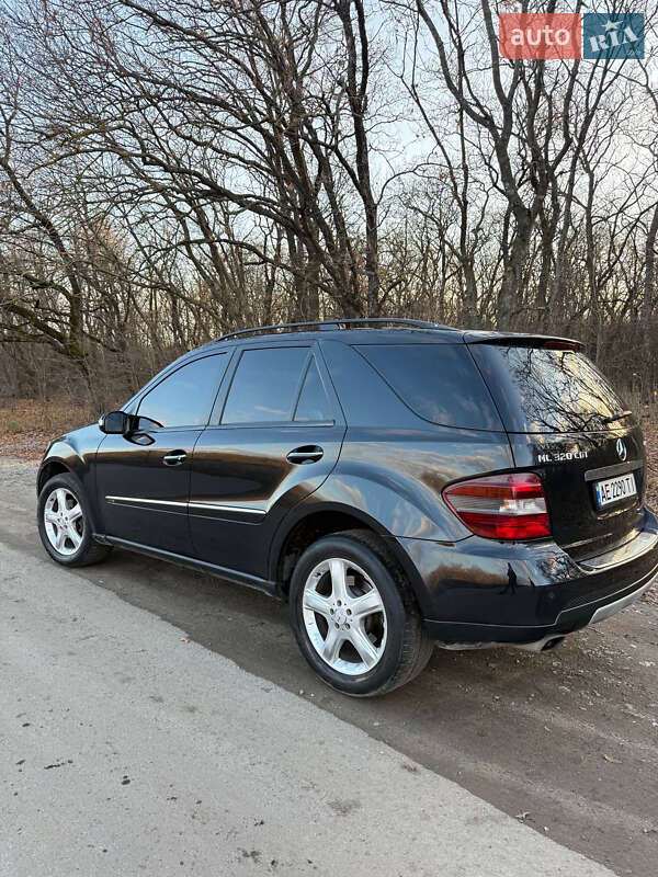 Внедорожник / Кроссовер Mercedes-Benz M-Class 2006 в Новомосковске фото 5 Внедорожник / Кроссовер Mercedes-Benz M-Class 2006 в Новомосковске