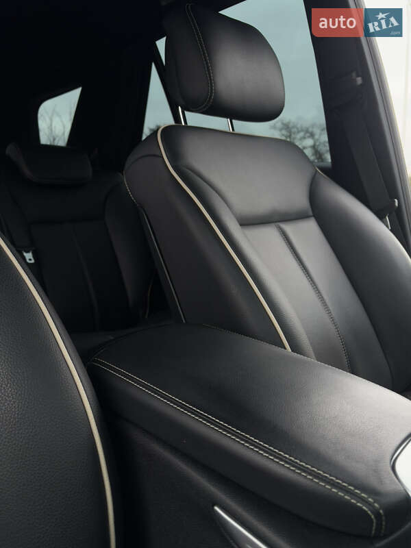 Внедорожник / Кроссовер Mercedes-Benz M-Class 2011 в Виноградове