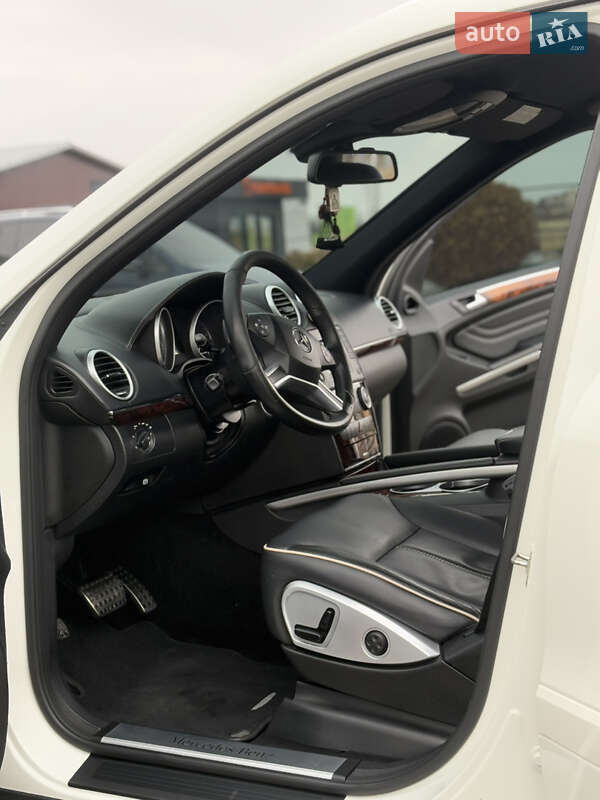 Внедорожник / Кроссовер Mercedes-Benz M-Class 2011 в Виноградове