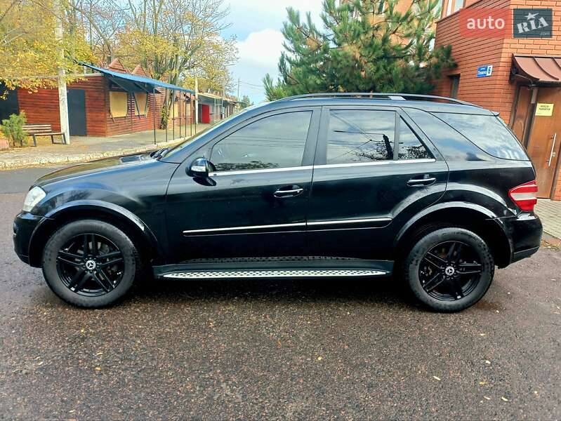 Внедорожник / Кроссовер Mercedes-Benz M-Class 2007 в Черноморске