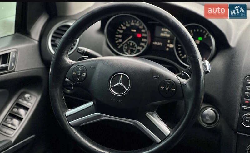 Внедорожник / Кроссовер Mercedes-Benz M-Class 2011 в Косове