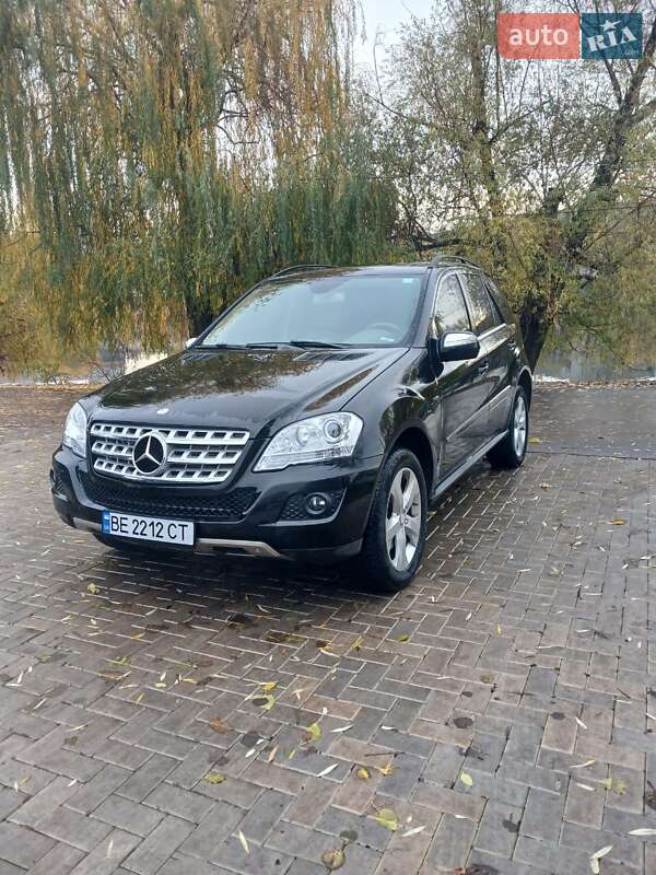 Mercedes-Benz M-Class 2010