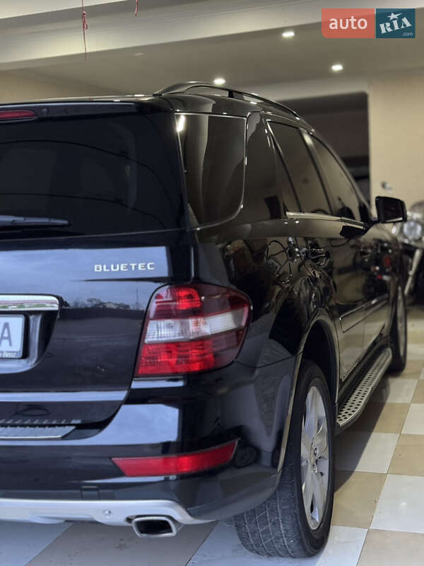 Позашляховик / Кросовер Mercedes-Benz M-Class 2011 в Чернівцях фото 4 Позашляховик / Кросовер Mercedes-Benz M-Class 2011 в Чернівцях