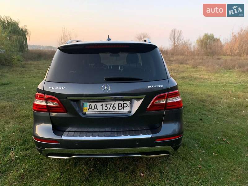 Внедорожник / Кроссовер Mercedes-Benz M-Class 2011 в Киеве