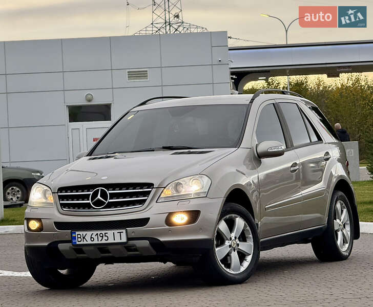 Внедорожник / Кроссовер Mercedes-Benz M-Class 2005 в Ровно