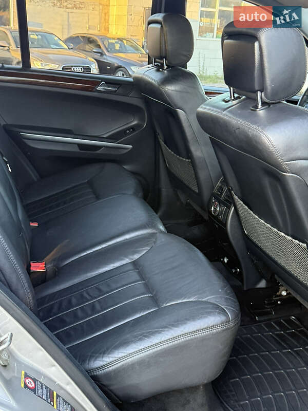 Внедорожник / Кроссовер Mercedes-Benz M-Class 2005 в Ровно