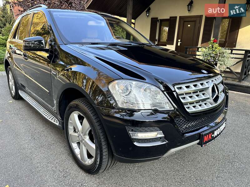 Mercedes-Benz M-Class 2010
