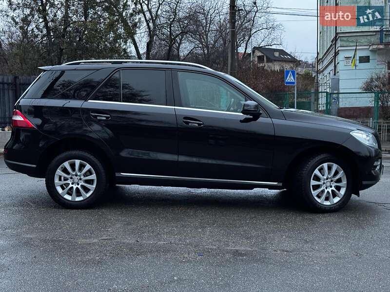 Внедорожник / Кроссовер Mercedes-Benz M-Class 2013 в Киеве
