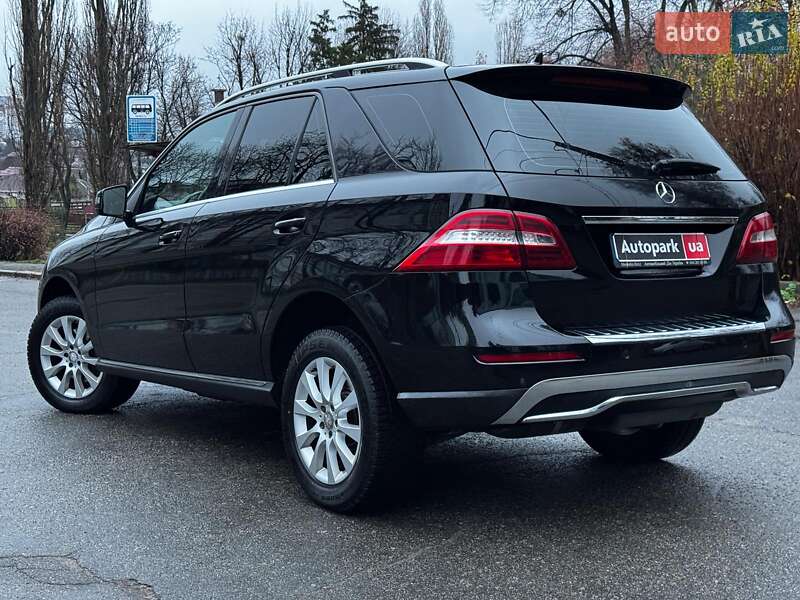 Внедорожник / Кроссовер Mercedes-Benz M-Class 2013 в Киеве