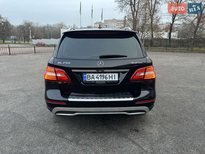 Внедорожник / Кроссовер Mercedes-Benz M-Class 2012 в Кропивницком