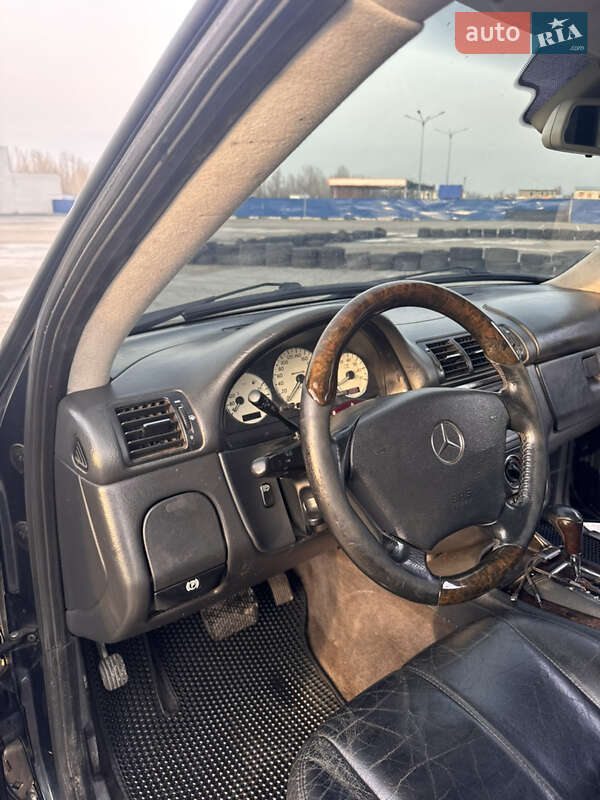 Позашляховик / Кросовер Mercedes-Benz M-Class 2000 в Харкові