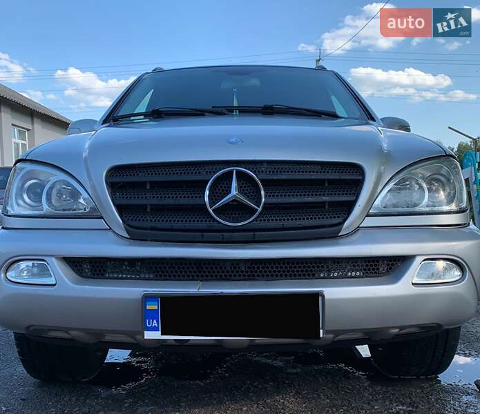 Mercedes-Benz M-Class 2002