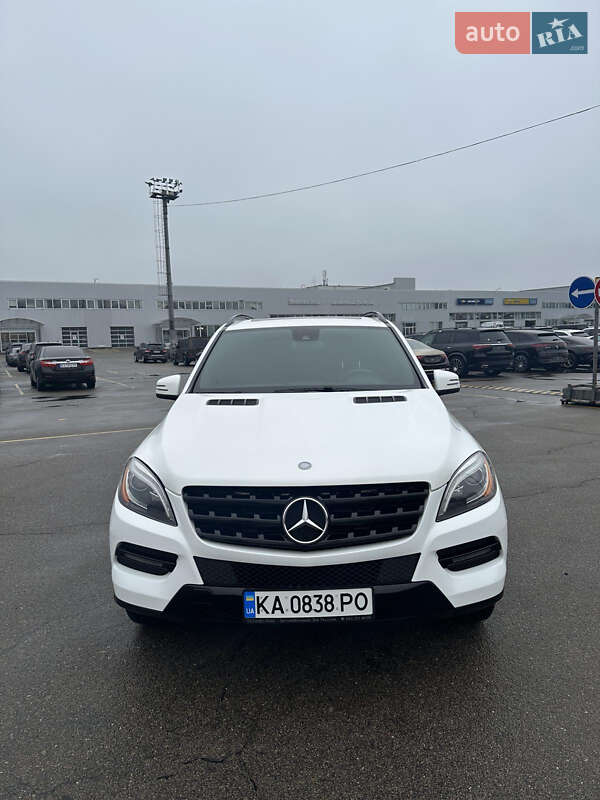 Внедорожник / Кроссовер Mercedes-Benz M-Class 2015 в Киеве