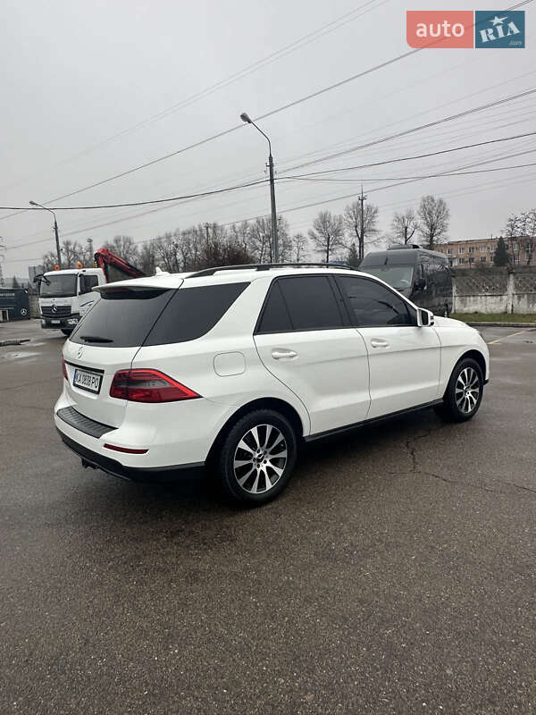 Внедорожник / Кроссовер Mercedes-Benz M-Class 2015 в Киеве