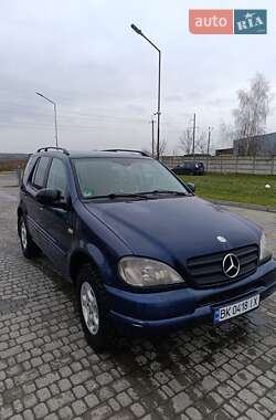 Внедорожник / Кроссовер Mercedes-Benz M-Class 2001 в Ровно