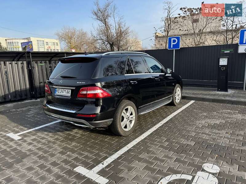 Внедорожник / Кроссовер Mercedes-Benz M-Class 2012 в Днепре