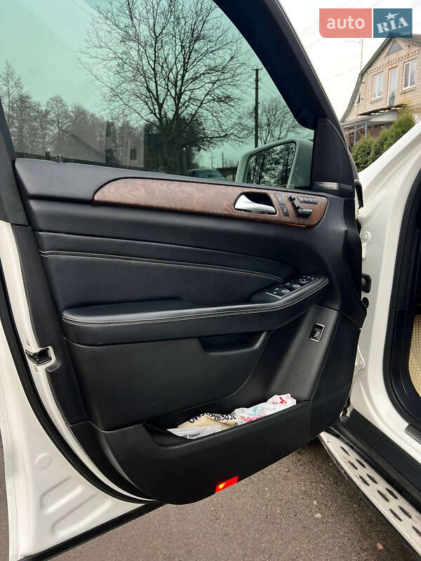 Позашляховик / Кросовер Mercedes-Benz M-Class 2014 в Києві