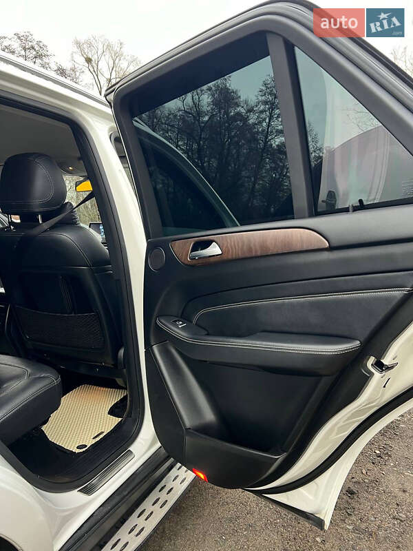 Позашляховик / Кросовер Mercedes-Benz M-Class 2014 в Києві