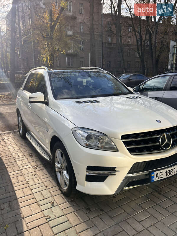 Внедорожник / Кроссовер Mercedes-Benz M-Class 2012 в Днепре