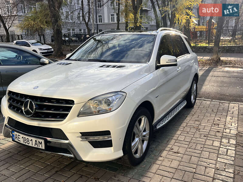 Внедорожник / Кроссовер Mercedes-Benz M-Class 2012 в Днепре