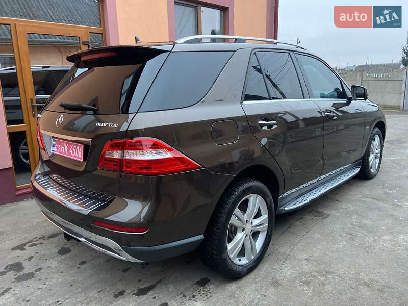 Внедорожник / Кроссовер Mercedes-Benz M-Class 2012 в Дубно