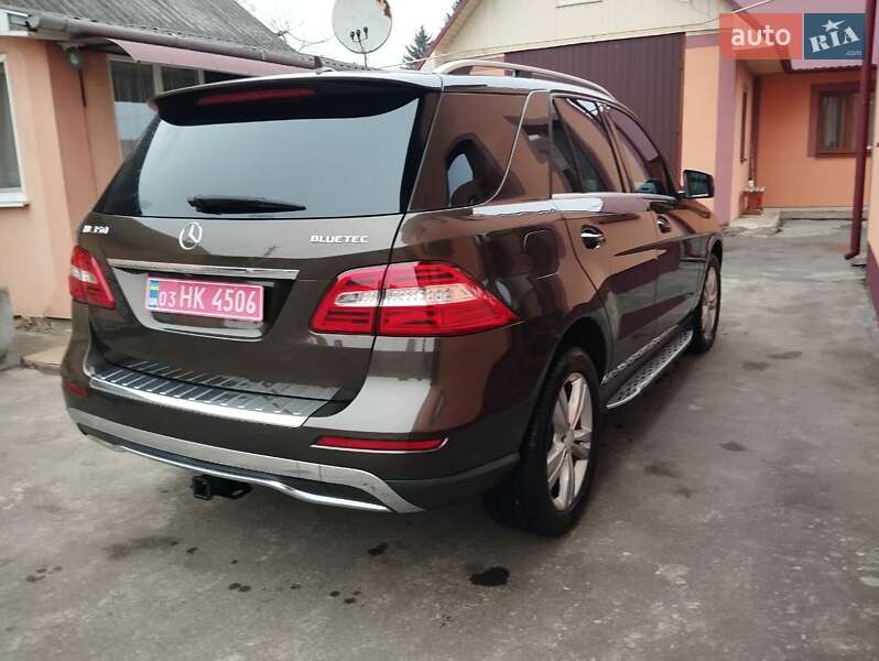 Внедорожник / Кроссовер Mercedes-Benz M-Class 2012 в Дубно