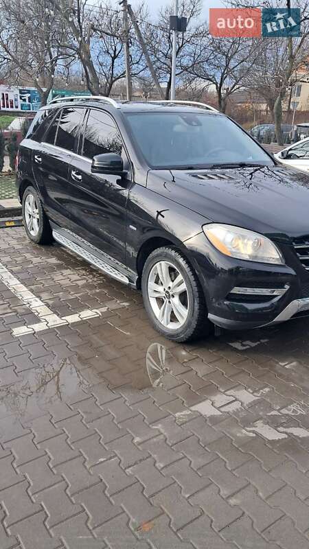 Внедорожник / Кроссовер Mercedes-Benz M-Class 2012 в Черновцах фото 17 Внедорожник / Кроссовер Mercedes-Benz M-Class 2012 в Черновцах