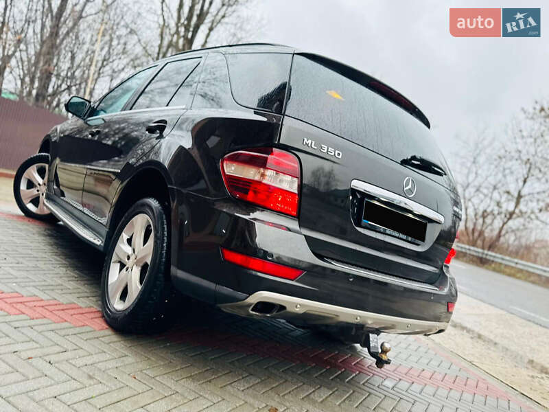 Mercedes-Benz M-Class 2010