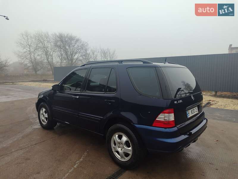 Внедорожник / Кроссовер Mercedes-Benz M-Class 2005 в Котельве