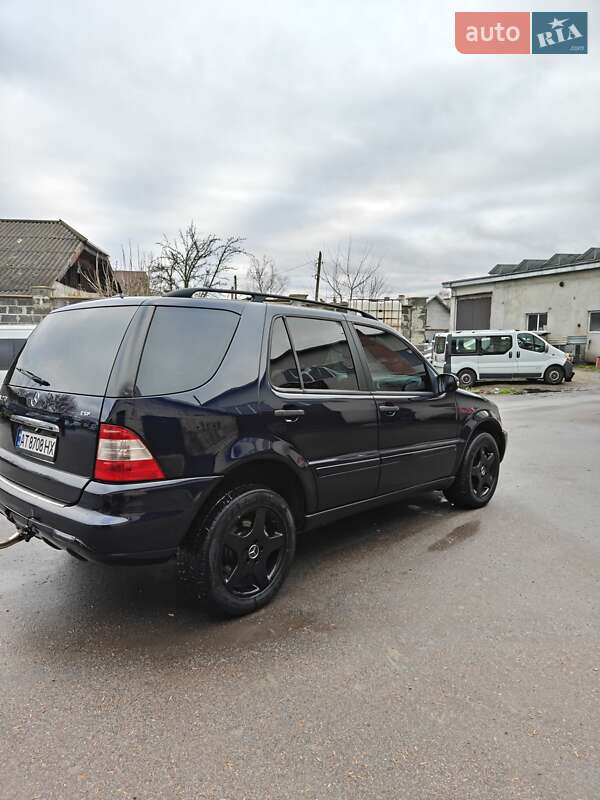 Внедорожник / Кроссовер Mercedes-Benz M-Class 2004 в Калуше