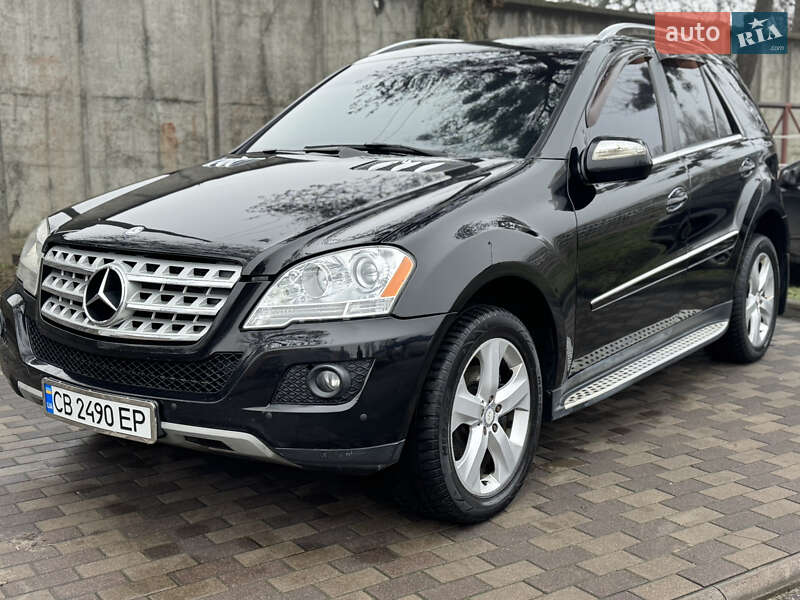 Mercedes-Benz M-Class 2010