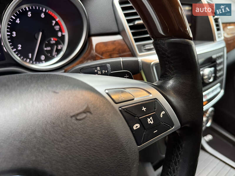 Позашляховик / Кросовер Mercedes-Benz M-Class 2012 в Одесі