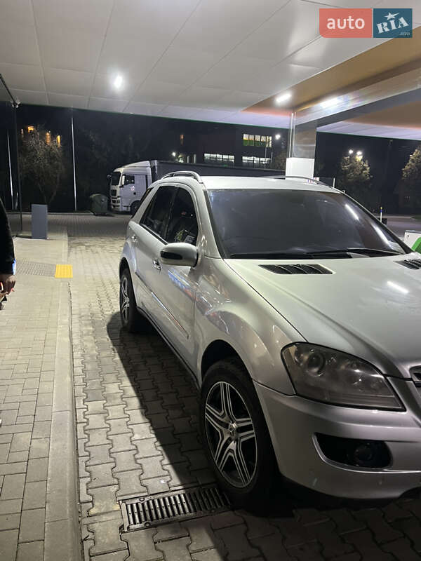 Позашляховик / Кросовер Mercedes-Benz M-Class 2006 в Дубовому