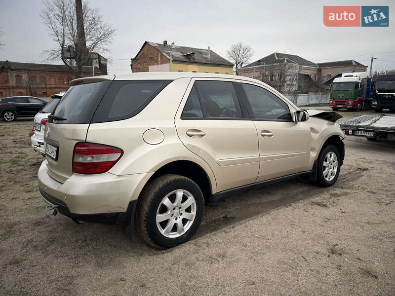 Внедорожник / Кроссовер Mercedes-Benz M-Class 2006 в Кропивницком